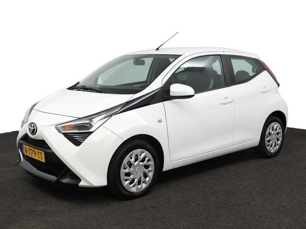 Toyota Aygo 1.0 VVT-i x-joy, Voorwielaandrijving, Gebruikt, Euro 6, 4 stoelen