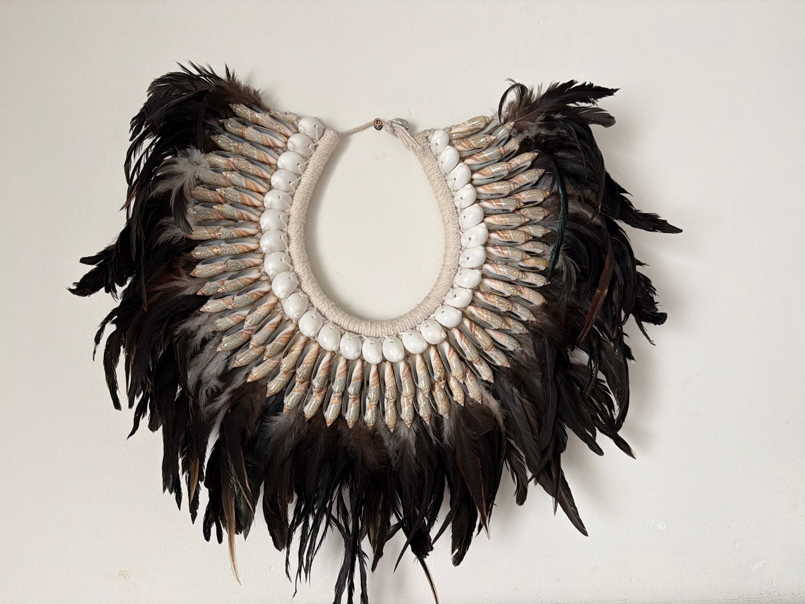 Unieke Balinese ketting met schelpen en veren, Natuurlijk materiaal, Handgemaakt, Indonesië, Meerkleurig