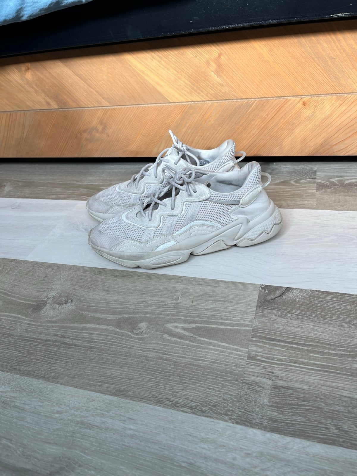 Adidas Ozweego sneakers - Maat 42/5, Wit, Ophalen of Verzenden, Sneakers of Gympen, Zo goed als nieuw