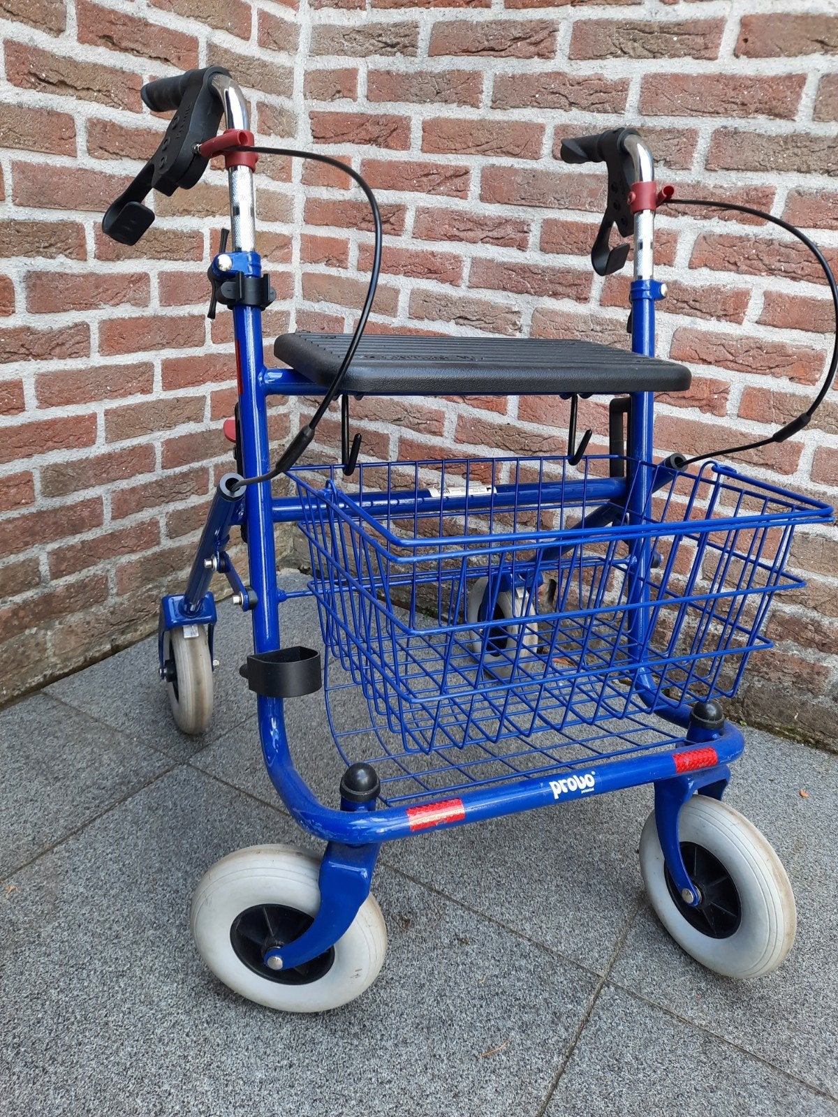 Stevige rollator, Ophalen