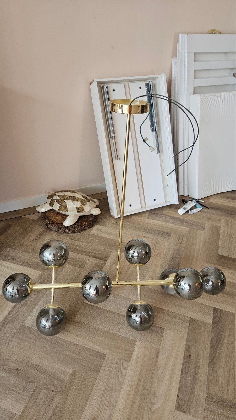 Moderne hanglamp van Made met 10 glazen bollen, Huis en Inrichting, Lampen | Hanglampen, Ophalen, Gebruikt, Glas, G9