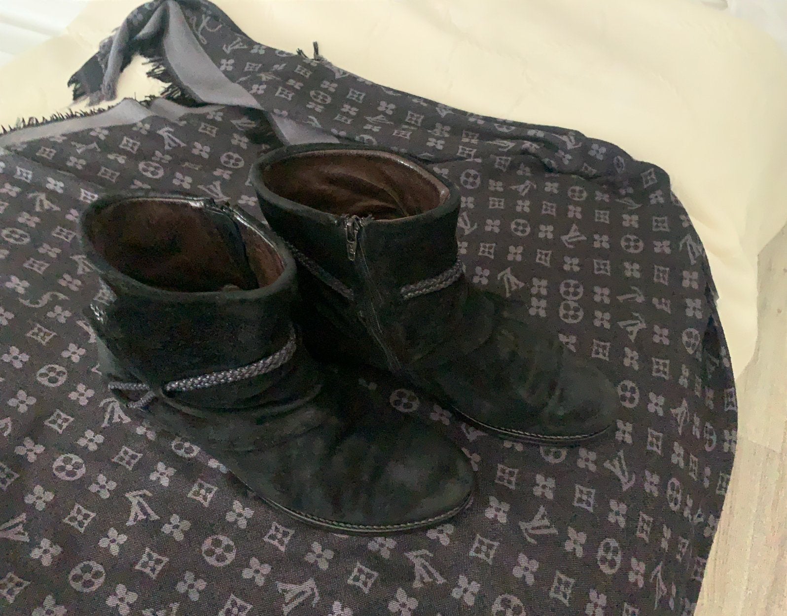 Via vai echte  suede’ lederen laarsjes maat 41., Zwart, Lage of Enkellaarzen, Ophalen of Verzenden, Gedragen