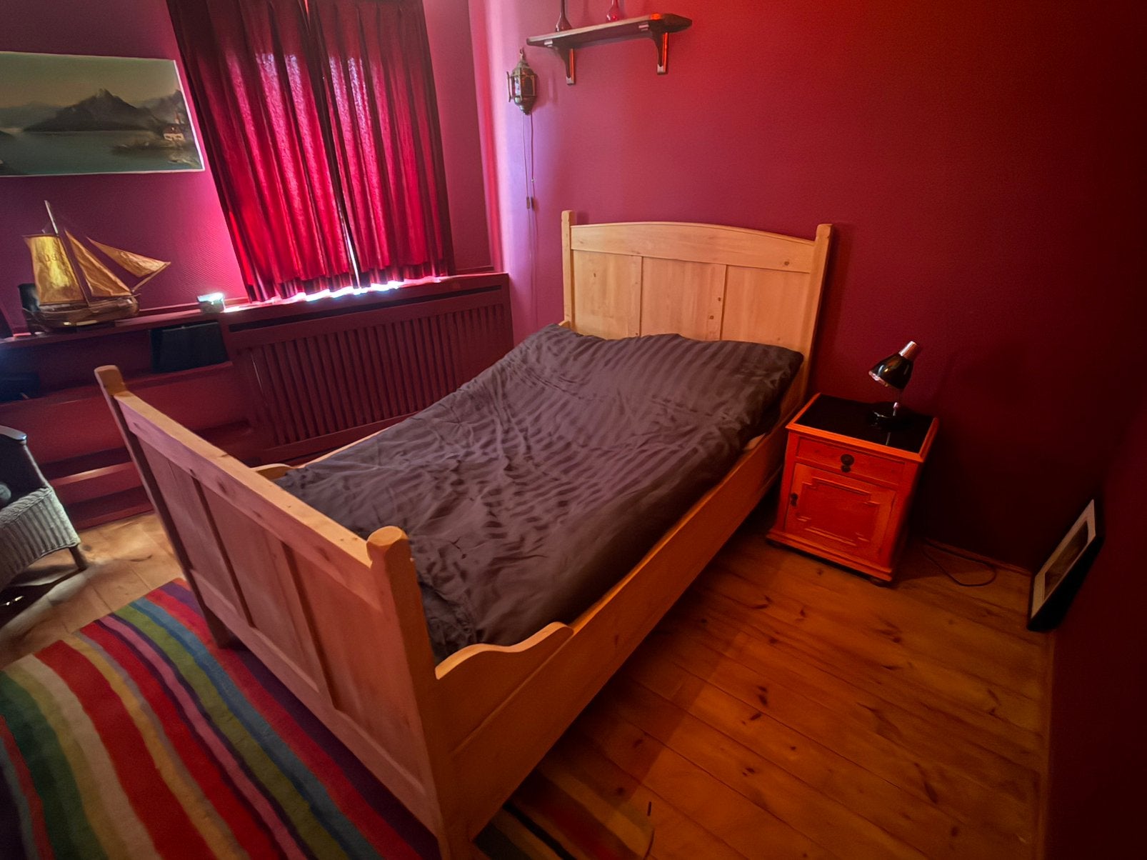 Grenen bed +nachtkastje, Ophalen, Gebruikt, Twijfelaar
