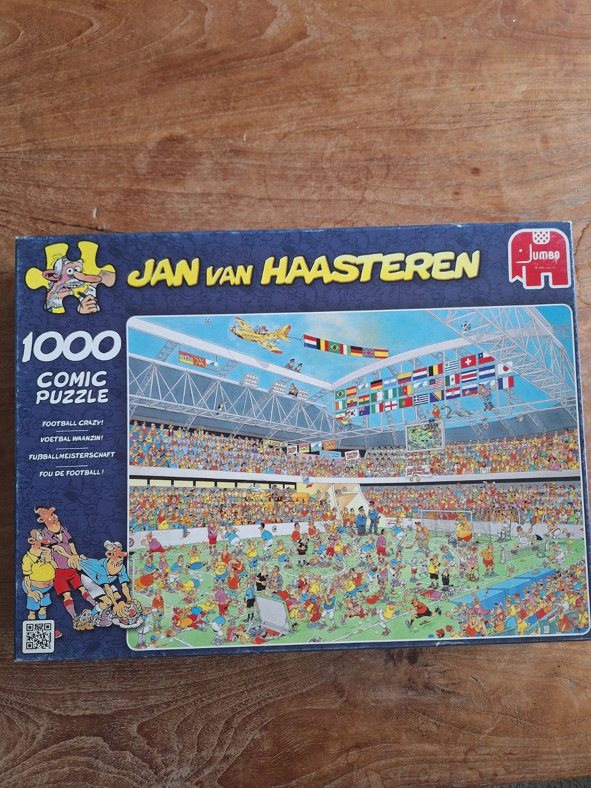 Jan van Haasteren 1000 stukjes - Voetbalstadion, Ophalen of Verzenden, 500 t/m 1500 stukjes, Zo goed als nieuw, Legpuzzel