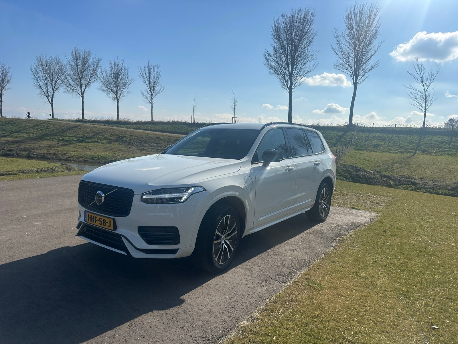 Volvo XC90 T8 Twin Engine AWD Plug-in Hybrid 390pk 7P 2021, Auto's, 4 cilinders, 7 stoelen, Wit, Bruin