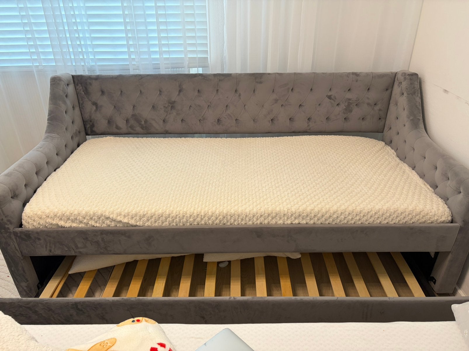 Beliani onderschuifbed 90 x 200 cm (+/- Wellpur matras), Ophalen, 90 cm, Eenpersoons, Fluweel MONTARGIS