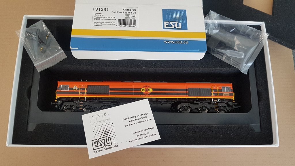 ESU class 66 Rail Feeding digitaal sound en lichtfuncties, Hobby en Vrije tijd, Locomotief, Gelijkstroom of Wisselstroom, Ophalen
