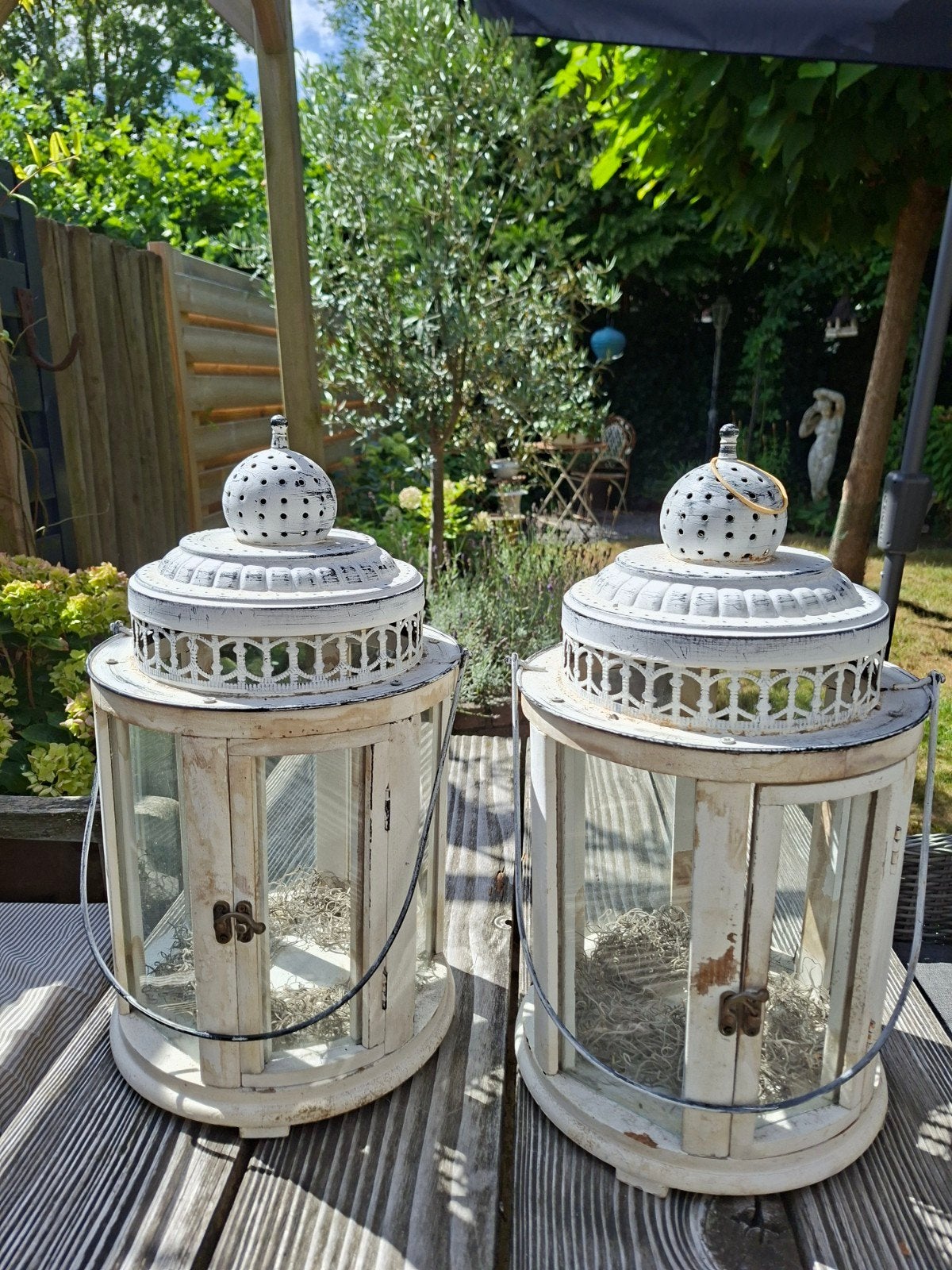 2 grote lantaarns, Ophalen