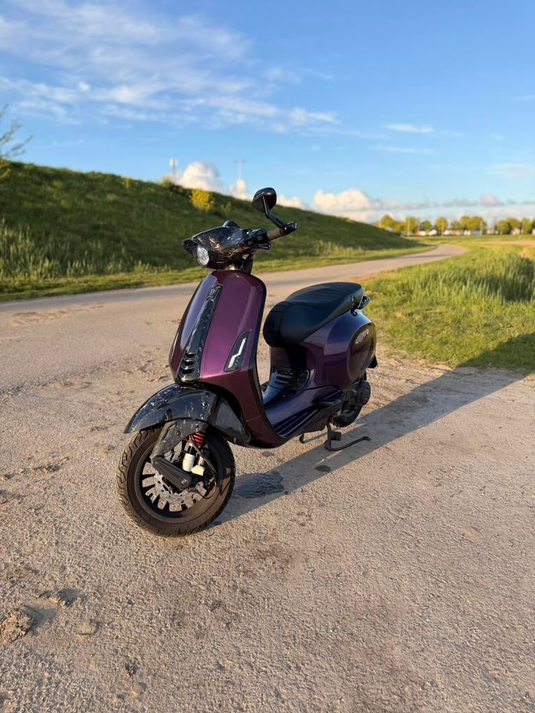 Vespa Sprint 2021 | 80cc | FULL OPTION, Fietsen en Brommers, Scooters | Vespa, Ophalen, Overige modellen, Zo goed als nieuw, Benzine