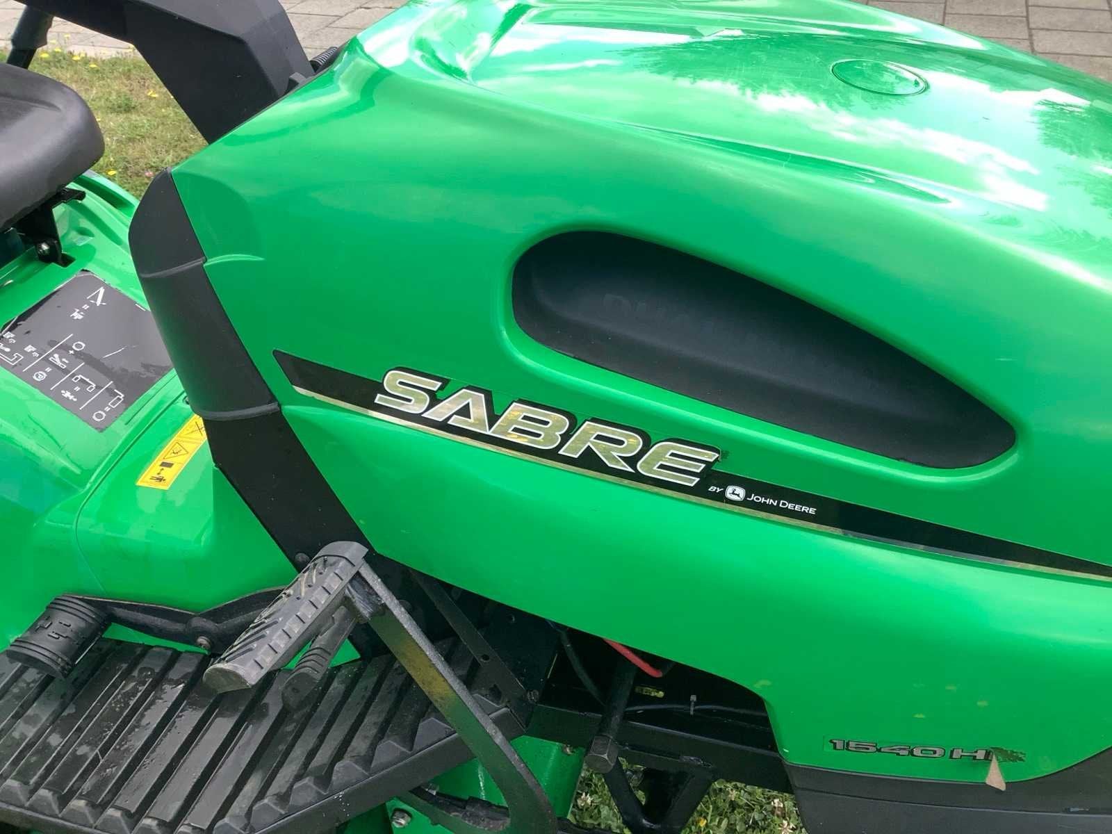 John Deere Sabre 1540 Zitmaaier, Maaier
