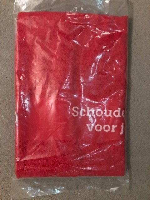 Rood badlaken maat 60 x 100 cm., Ophalen of Verzenden, Nieuw, Rood, Handdoek