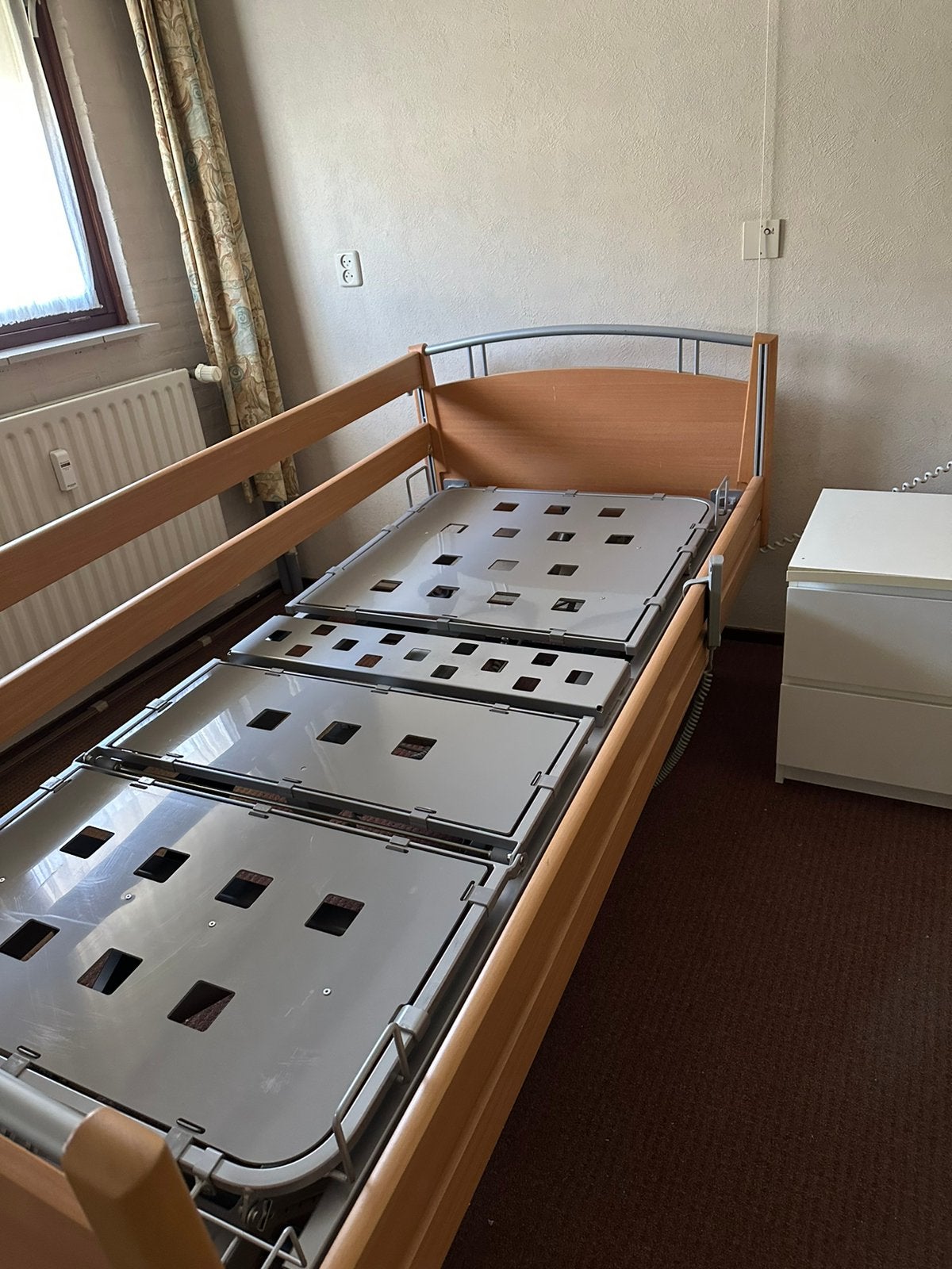 Hoog laag bed , verpleegbed, Ophalen, 90 cm, Eenpersoons, Zo goed als nieuw