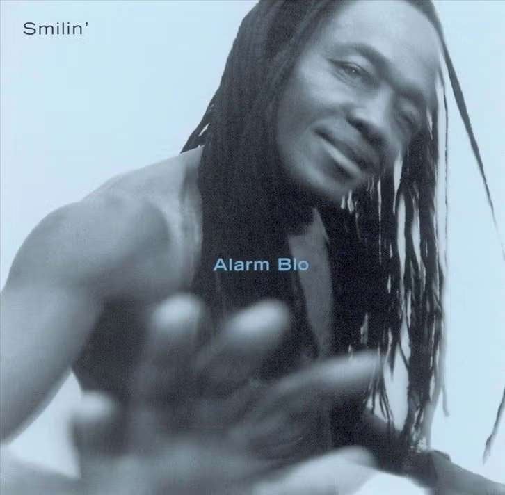 CD Smilin' Osei - Alarm Blo DKS 021 Pop, Ophalen of Verzenden, Zo goed als nieuw, Afrikaans, Album