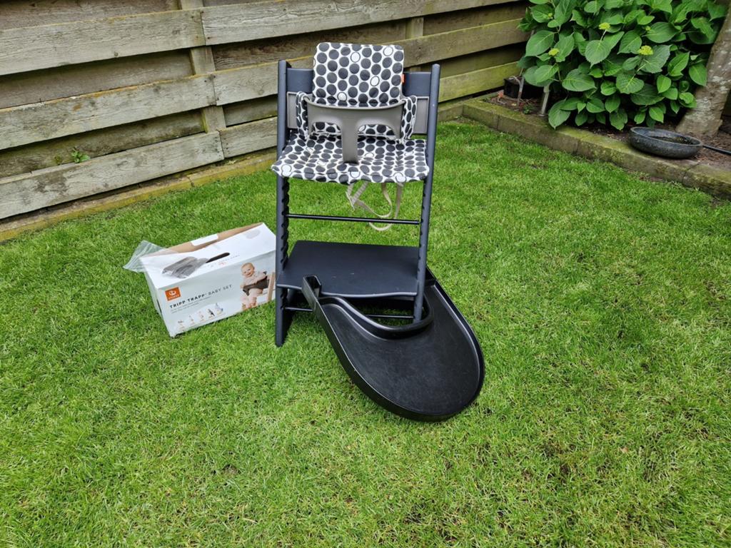 Stokke Tripp Trapp stoel met Baby Set en dienblad, Kinderen en Baby's, Kinderstoelen, Ophalen of Verzenden, Zo goed als nieuw