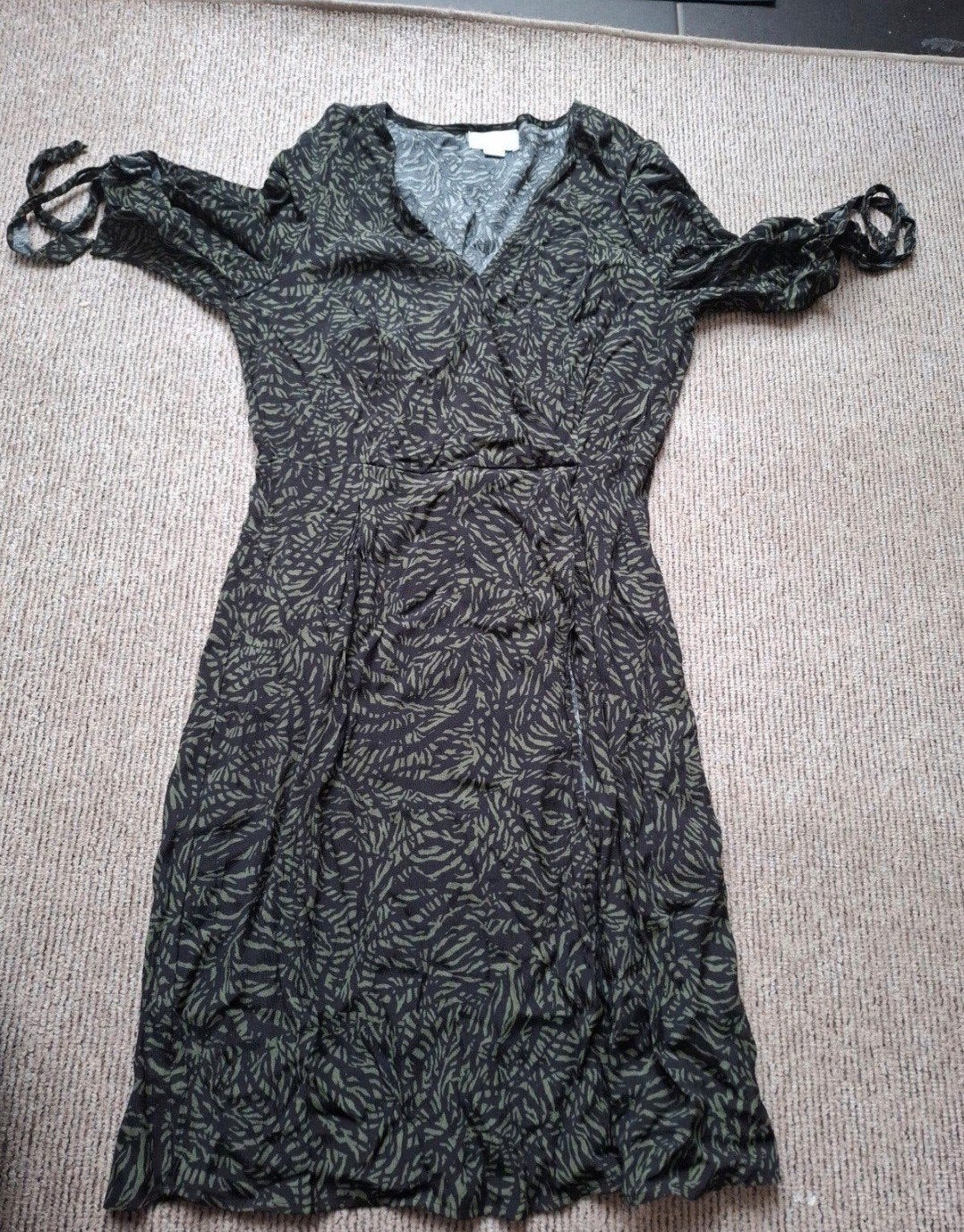 Coton Club jurk met subtiele zwarte print en strikdetails, Maat 38/40 (M), Coton Club, Zwart, Ophalen of Verzenden