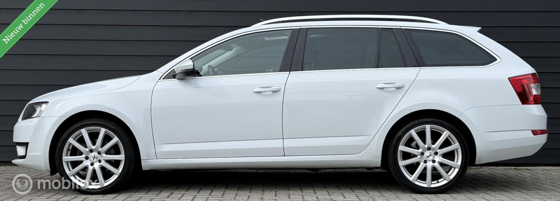 Skoda Octavia Combi 1.0 TSI Style DSG/Pano.dak/Trekhaak/Clim, Auto's, Gebruikt, Euro 6, Met garantie (alle), 116 pk