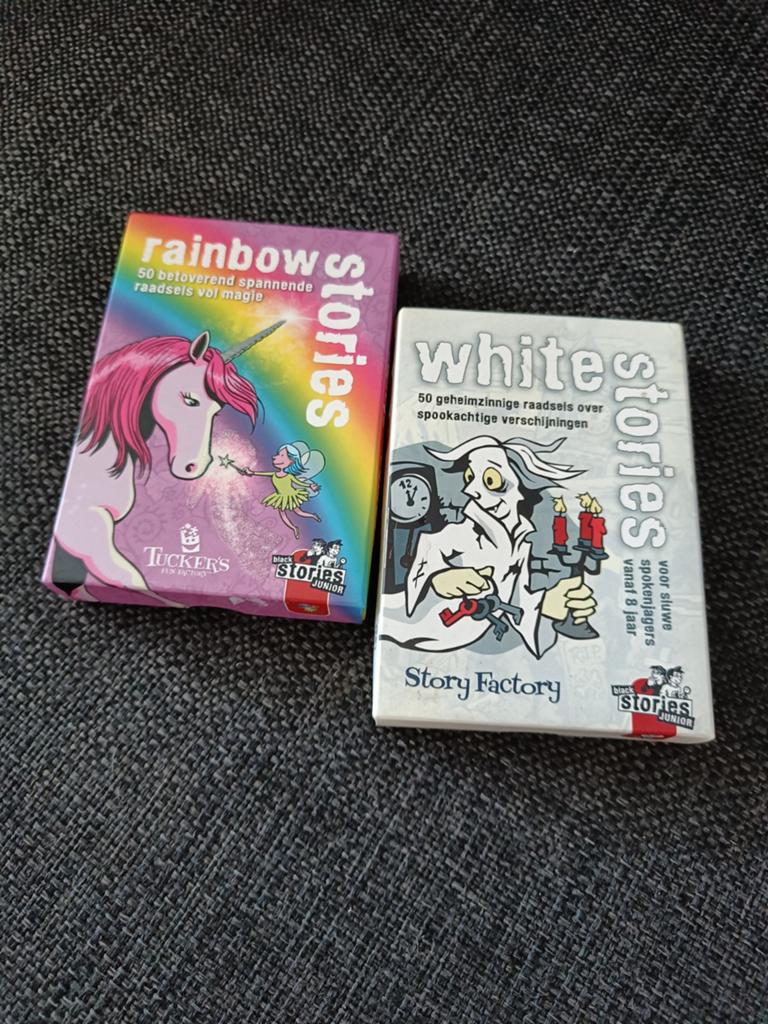 Black Stories Junior: Rainbow & White Stories (2 spellen), Vijf spelers of meer, Ophalen of Verzenden, Zo goed als nieuw, Story Factory / Tuckers Fun Factory