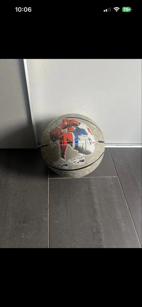 Basketbal - Nieuwstaat, Ophalen of Verzenden, Zo goed als nieuw