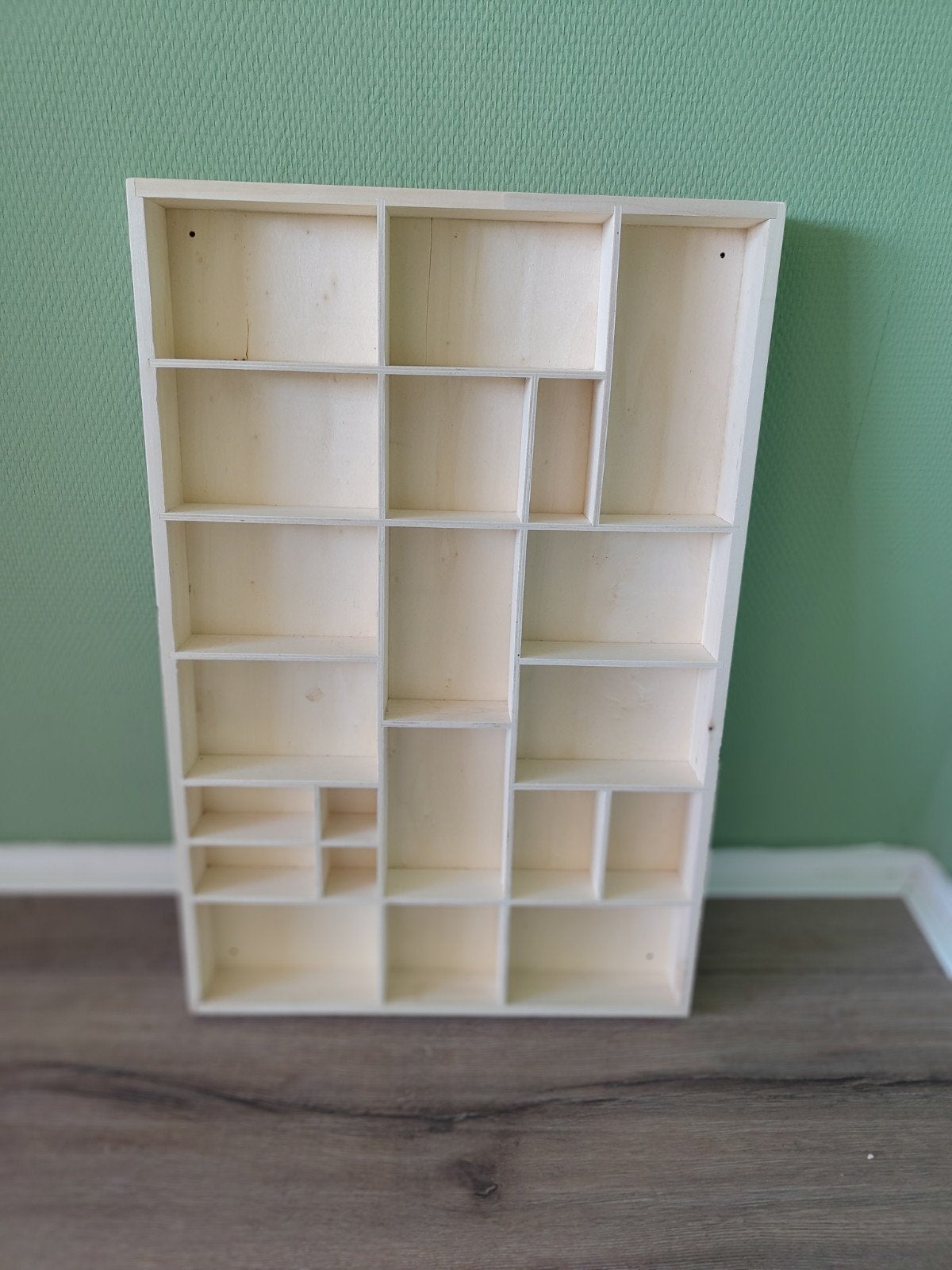 Houten vakkenkastje 60x40 cm met ophanggaten, Ophalen, Met plank(en), Gebruikt, 50 tot 100 cm