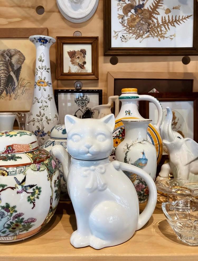 Vintage porselein theepot kat poes wit retro design katten, Ophalen