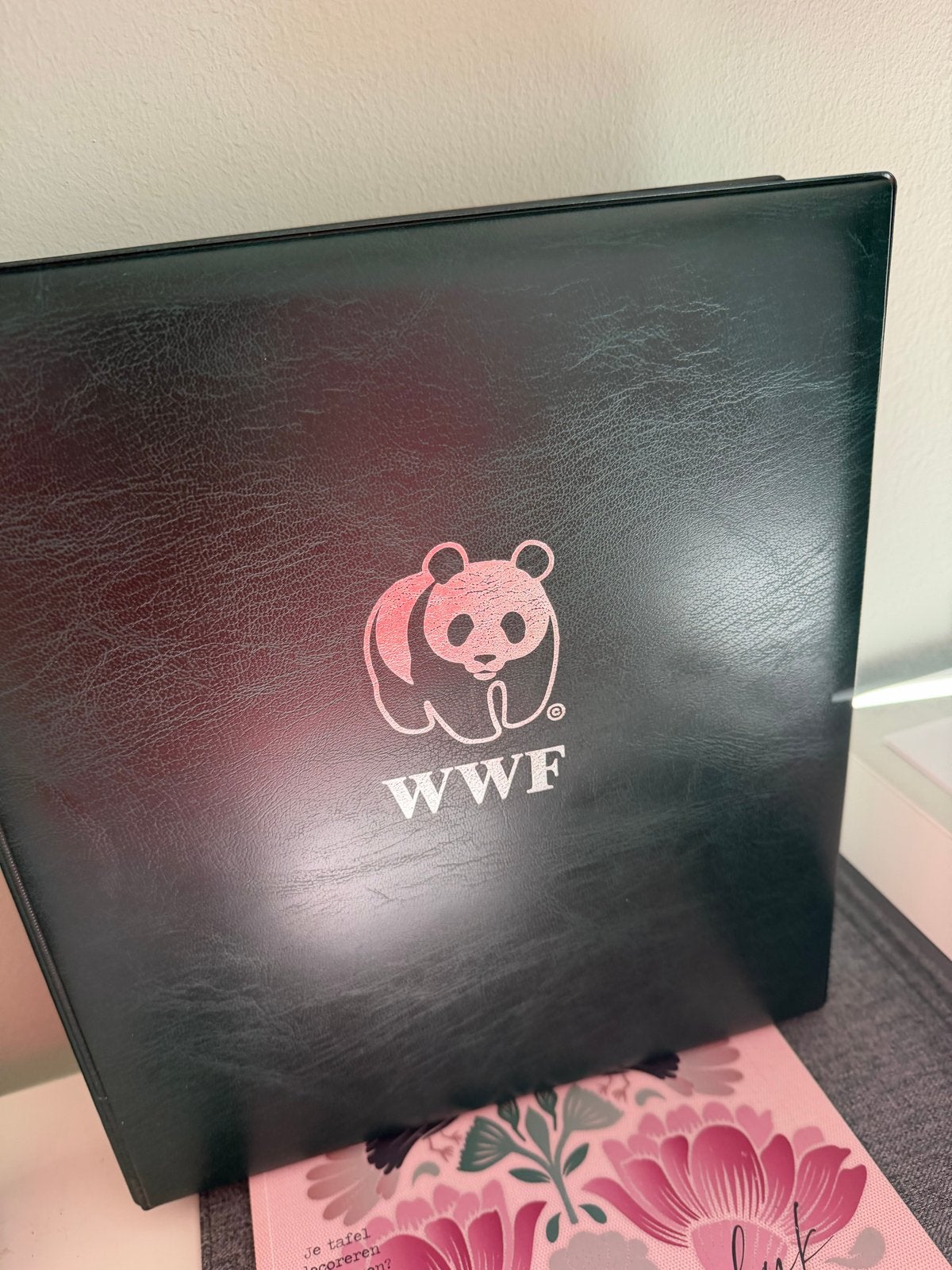 WWF Postzegelalbum Jaren '80/'90 - Compleet met Schuifdoos, Ophalen of Verzenden, Postfris, Dier of Natuur