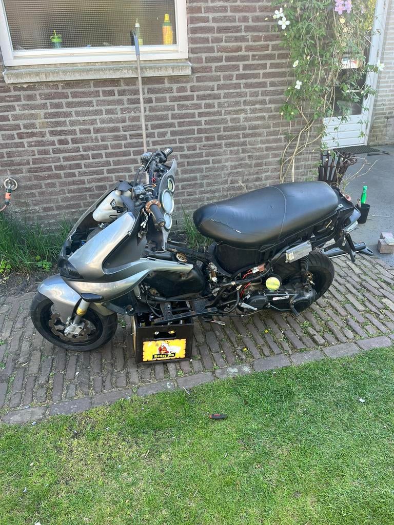 Gilera runner 50cc met papieren, Fietsen en Brommers, Scooters | Overige merken, Ophalen, Zo goed als nieuw, Tweetakt