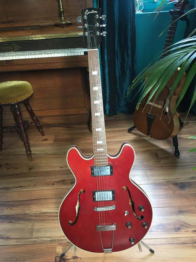 Elektrische gitaar, Overige merken, Semi-solid body, Gebruikt, Met versterker