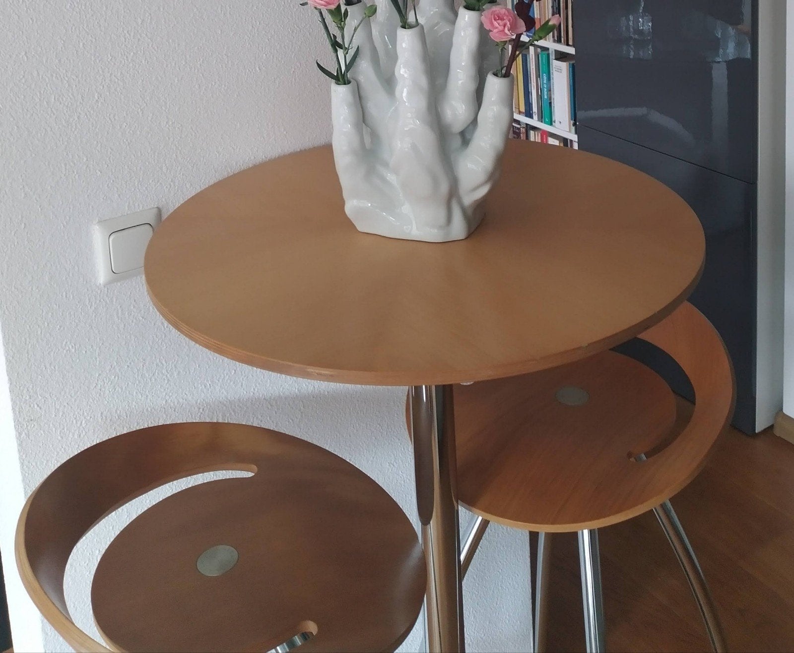 Lyra barkrukken van La Palma (2 stuks) plus hoge tafel, Ophalen, Gebruikt, Met voetsteun, 60 tot 90 cm