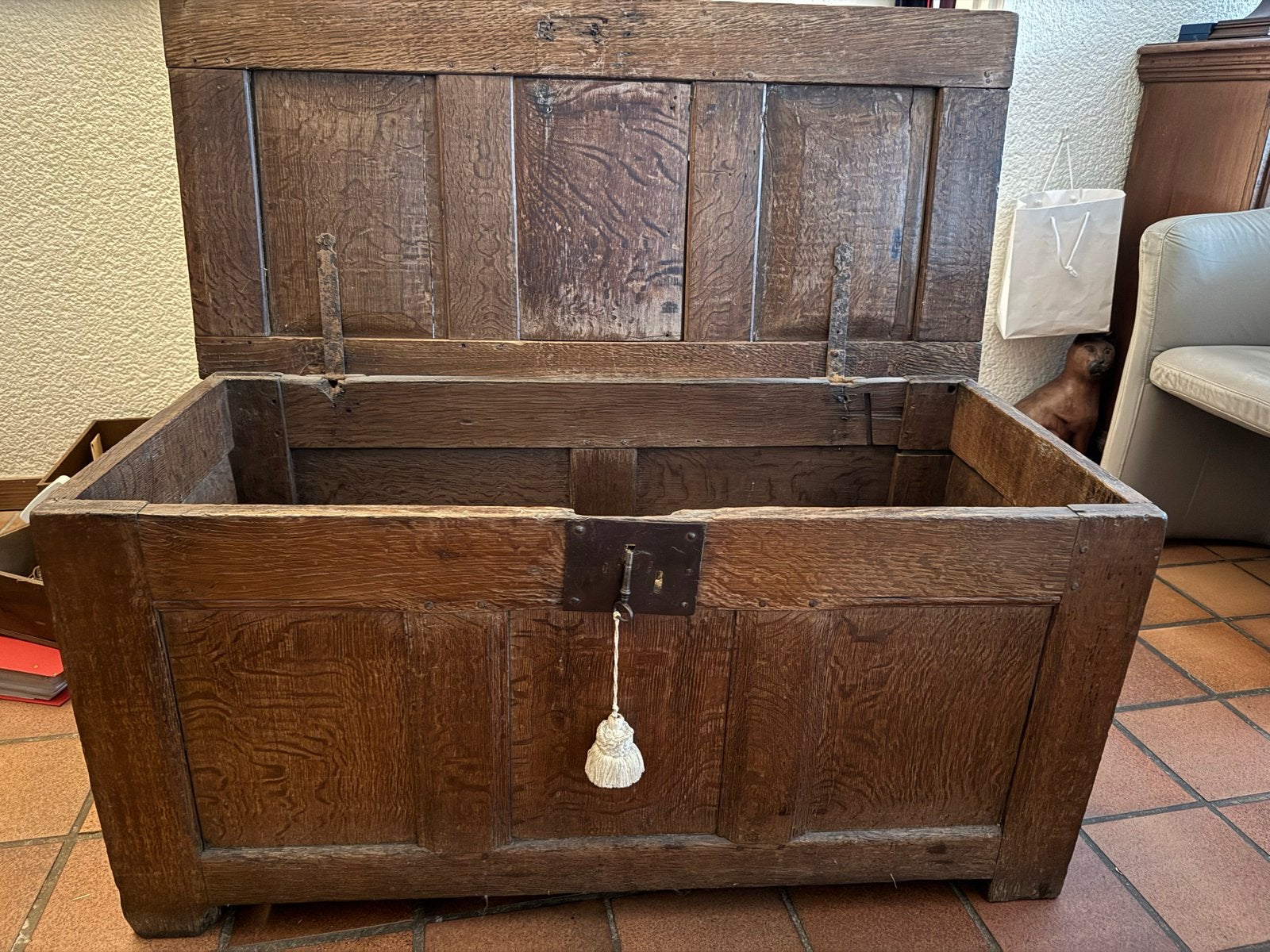 Antieke eikenhouten kist, Ophalen