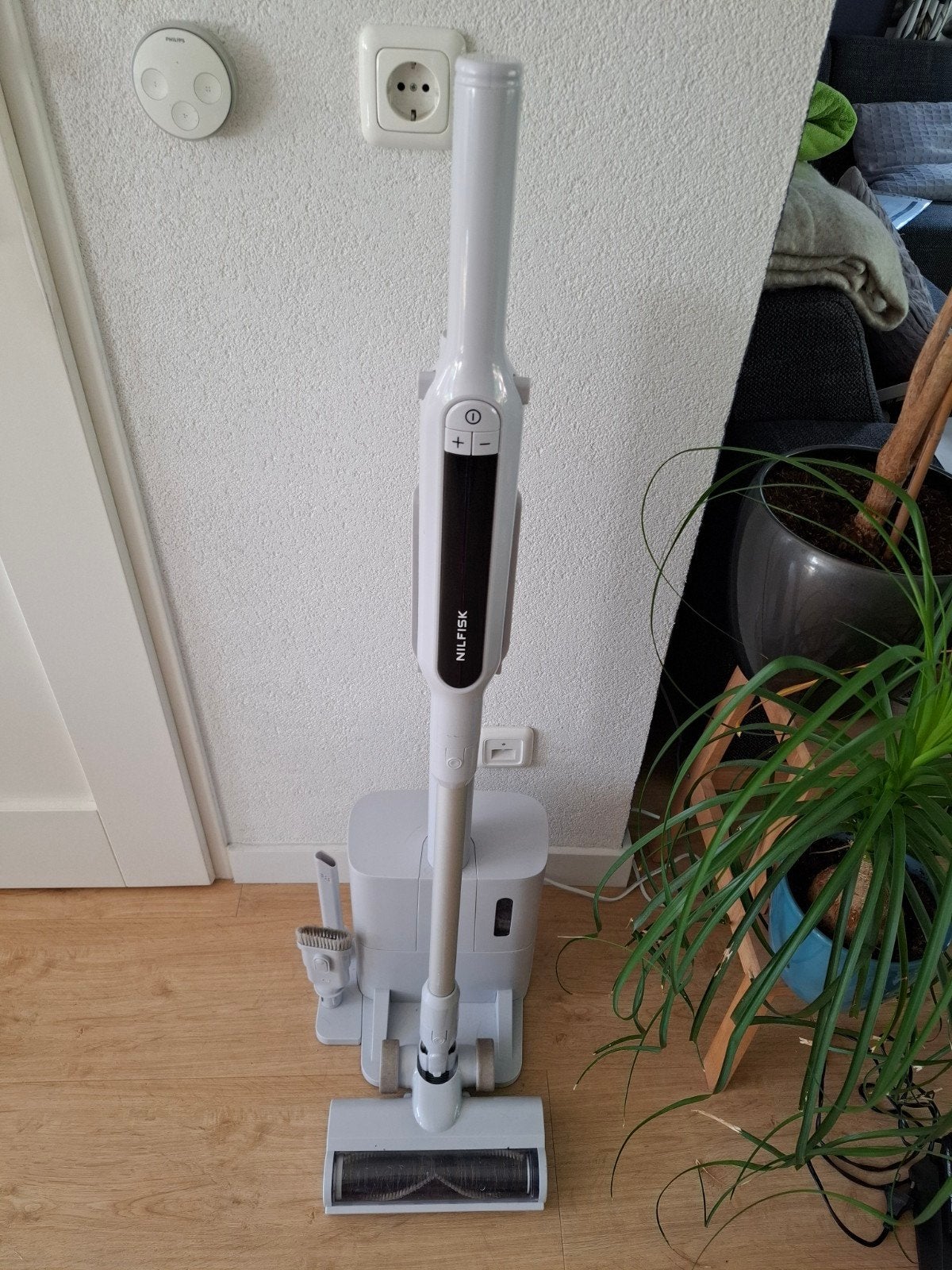 Nilfisk Move Steelstofzuiger met Docking Station, Ophalen, Overige merken, Inclusief accessoires, Nieuw