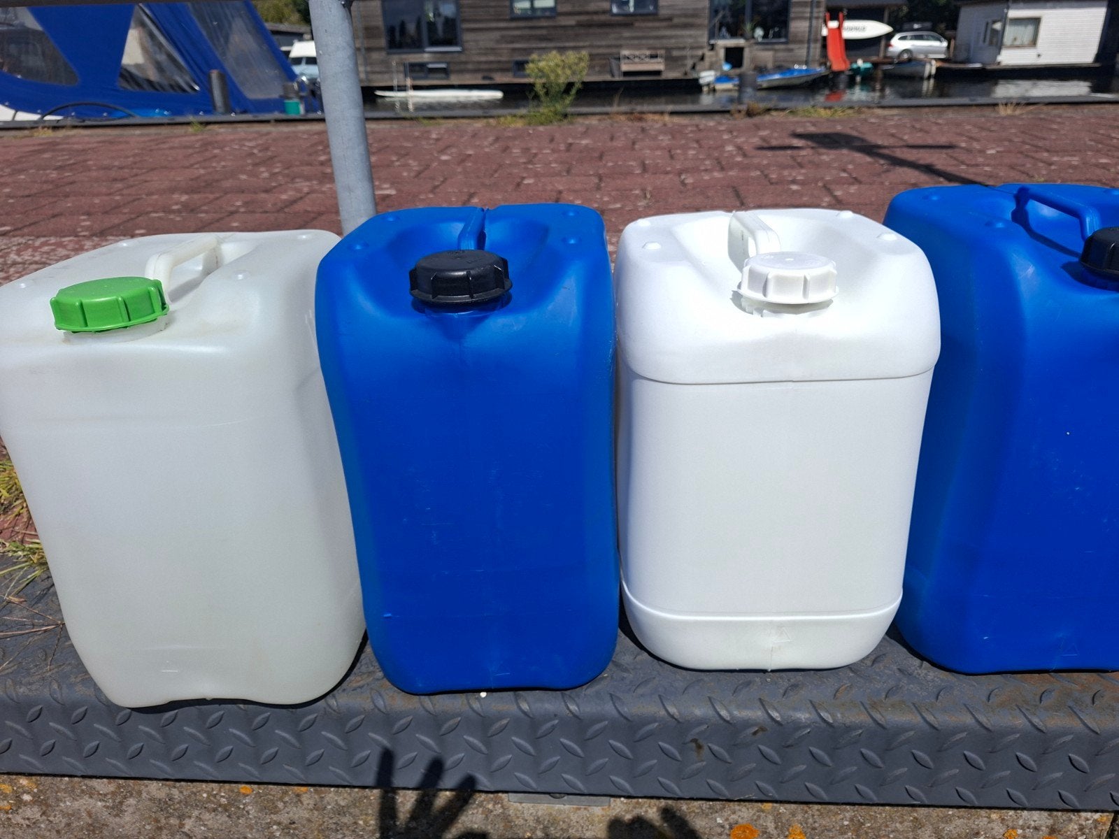 jerrycans 20 ltr, Minder dan 75 liter, Ophalen, Zo goed als nieuw, Kunststof
