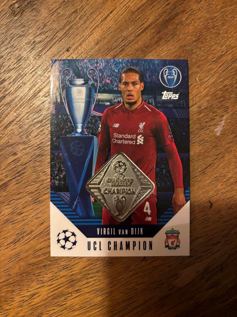 Virgil van Dijk UCL Champion Relic Card Topps Match Attax, Ophalen of Verzenden, Zo goed als nieuw, Buitenlandse clubs, Spelerskaart