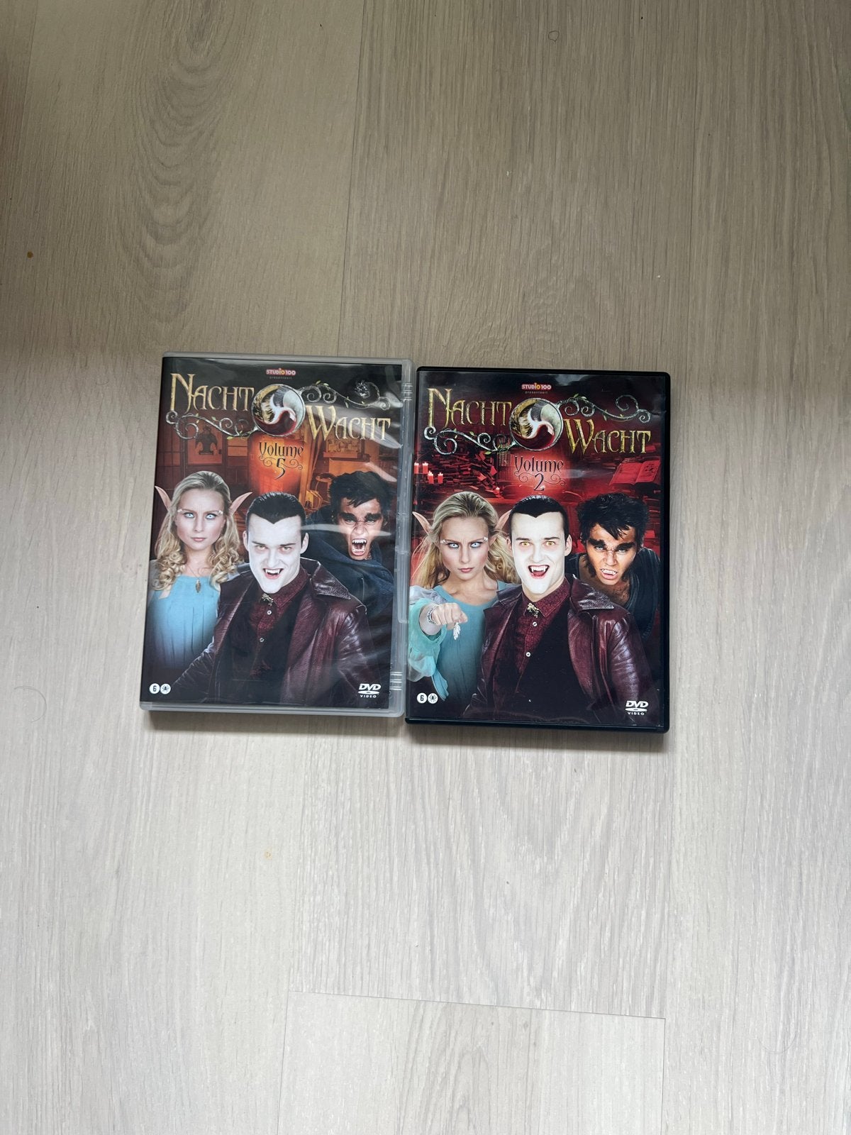 Nachtwacht Volume 5 & 2 DVD - Studio 100, Cd's en Dvd's, Dvd's | Kinderen en Jeugd, Gebruikt, Tv-serie, Avontuur, Vanaf 6 jaar
