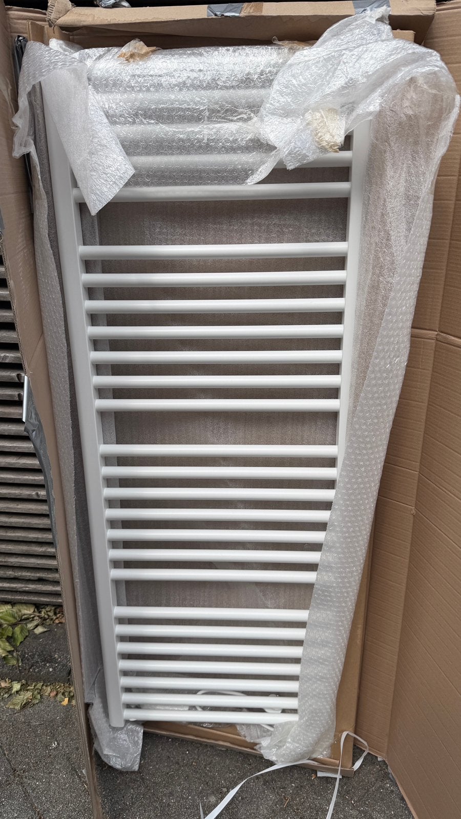 Elektrische badkamer radiator, Doe-het-zelf en Verbouw, Verwarming en Radiatoren, Ophalen, Radiator, Nieuw, Minder dan 60 cm
