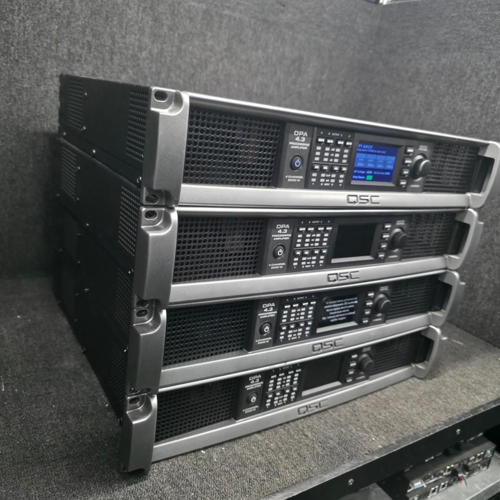 QSC DPA 4.3 versterker met dsp, Ophalen of Verzenden, 120 watt of meer, Front, Rear of Stereo speakers, Overige merken