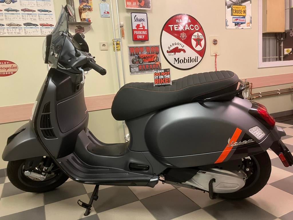 Vespa GTS 300 SuperSport 300cc - Nieuwstaat - Fabrieksgarant, Overige modellen, 300 cc, Ophalen of Verzenden, Zo goed als nieuw