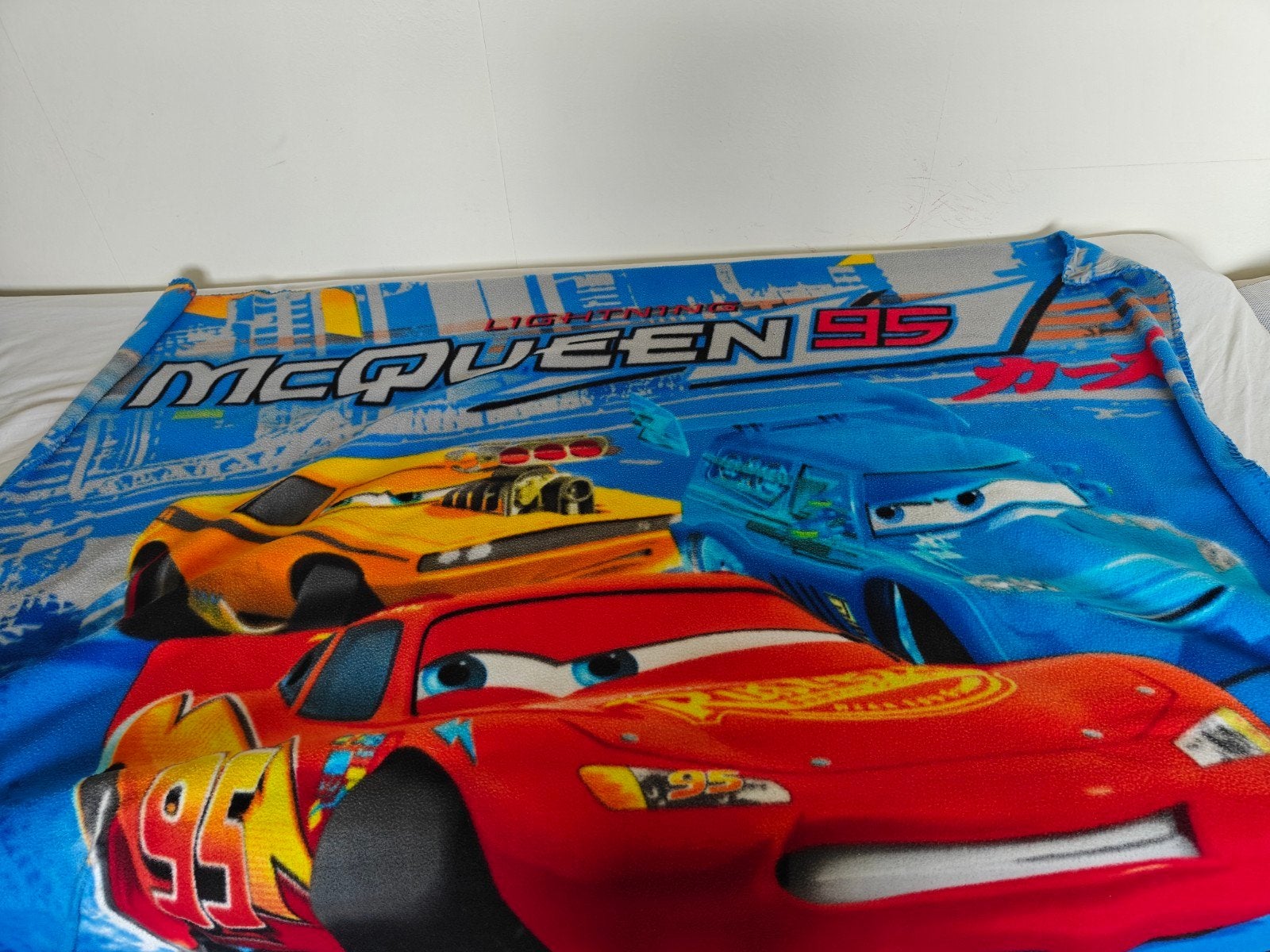 Fleece dekens voor kinderbed - Cars & Mickey Mouse, Gebruikt, Overige merken, Meerkleurig, Ophalen of Verzenden