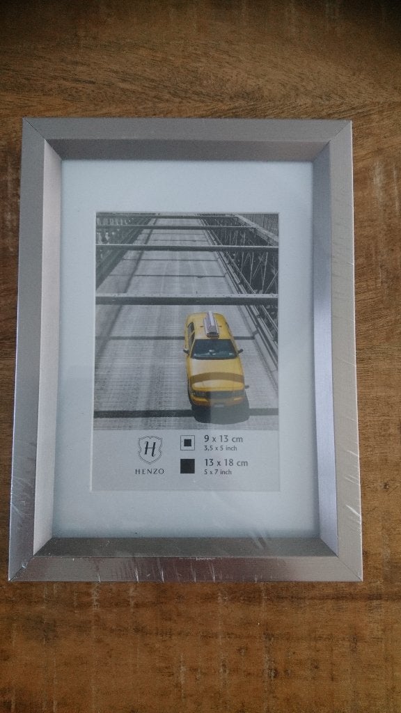 Henzo nieuwe fotolijst Nieuw 13x18cm zilver nieuwe lijst, Nieuw, Ophalen of Verzenden, Fotolijst, Zilver