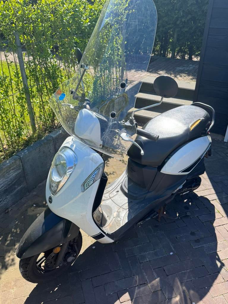 Sym mio 50i, Fietsen en Brommers, Scooters | SYM, Ophalen, Zo goed als nieuw, Benzine, Mio