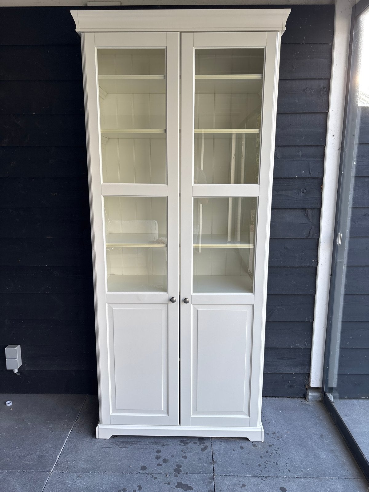 Witte vitrinekast met glazen deuren en planken, Huis en Inrichting, Ophalen, Gebruikt, 200 cm of meer, 50 tot 100 cm
