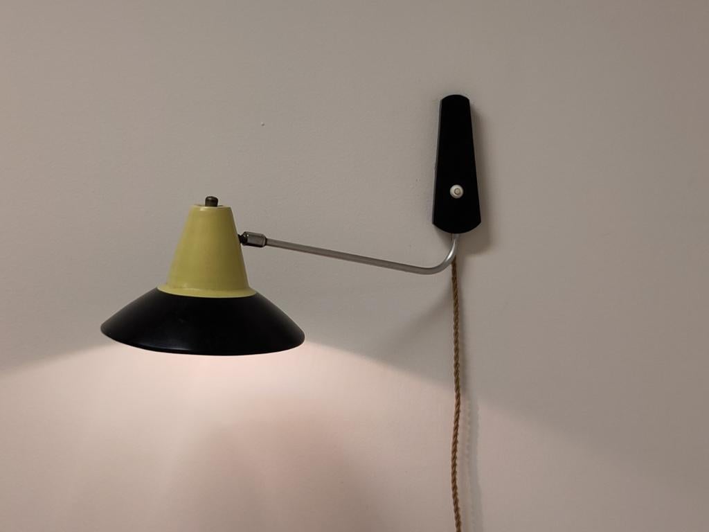 Vintage wandlamp zwenkarm lampje zwart geel metaal, Gebruikt, 25 tot 50 cm, ., Rond