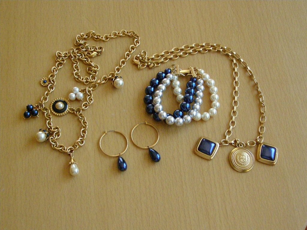 Liz Claiborne Gesigneerde Parels Sieradenset. Vintage, uniek, Ophalen of Verzenden, Nieuw, Goud, Overige materialen