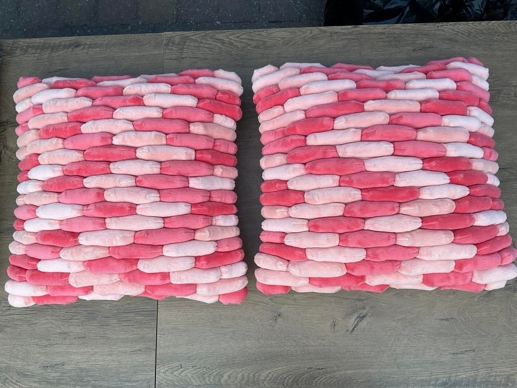 2 nieuwe roze zalm kleur Pebble kussens of Pebbles kussens, Ophalen, Nieuw, Roze, Vierkant