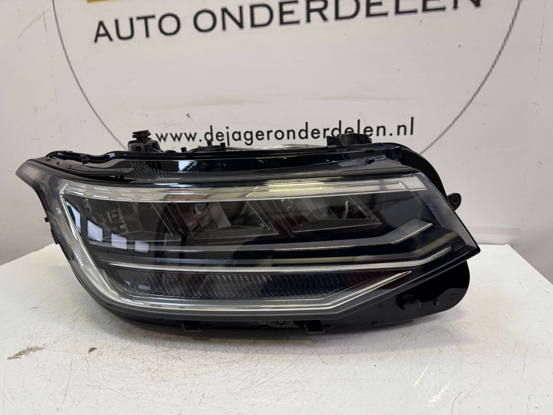 VW TIGUAN 5NB FACELIFT VOL LED KOPLAMP RECHTS 5NB941036C, Gebruikt, Volkswagen, Volkswagen AG, Berliner Ring 2
38440  Wolfsburg, DE