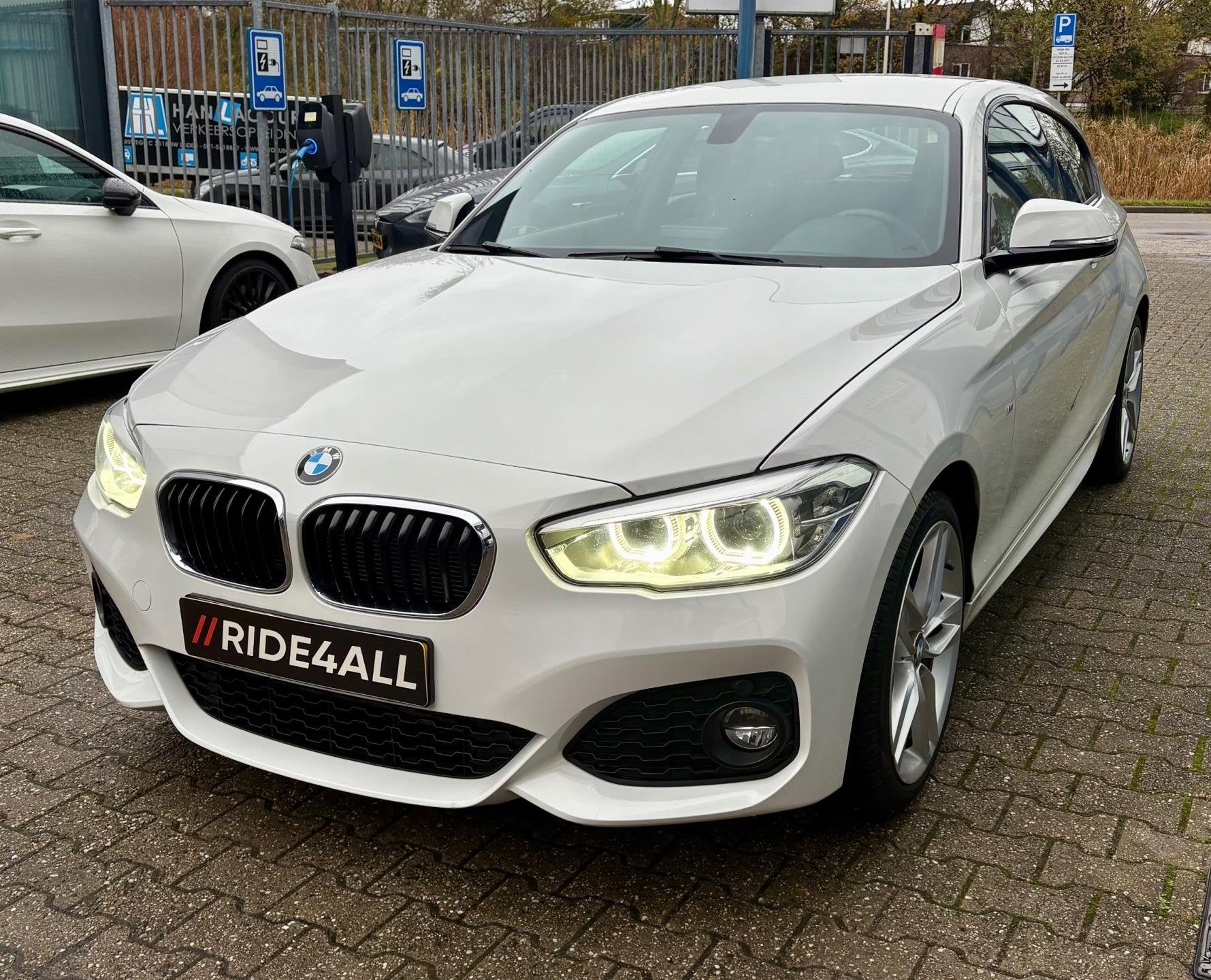 BMW 1-serie 116i M-Sport/ALCANTARA/CRUISE/BLUETOOTH!, Auto's, 1-Serie, Dealer onderhouden, Achterwielaandrijving, Gebruikt