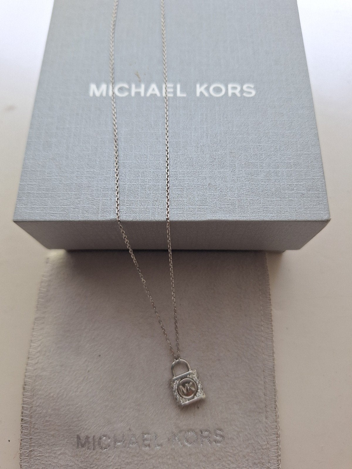 Michael Kors Ketting met Hangslot Hanger, Ophalen, Overige materialen, Met hanger, Zo goed als nieuw