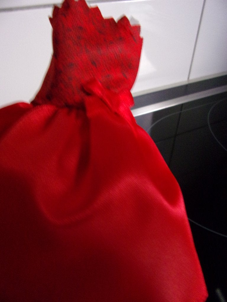 Barbie kleertjes rood/blauw/lila/wit/hip jurkje+jasje