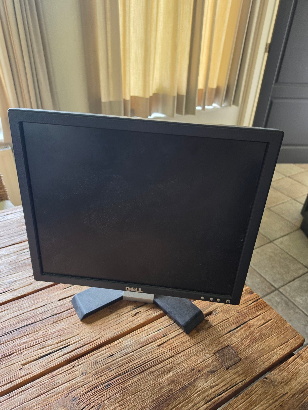 Dell monitor met VGA aansluiting, Computers en Software, Monitoren, Ophalen, Gebruikt, Dell, Overige typen