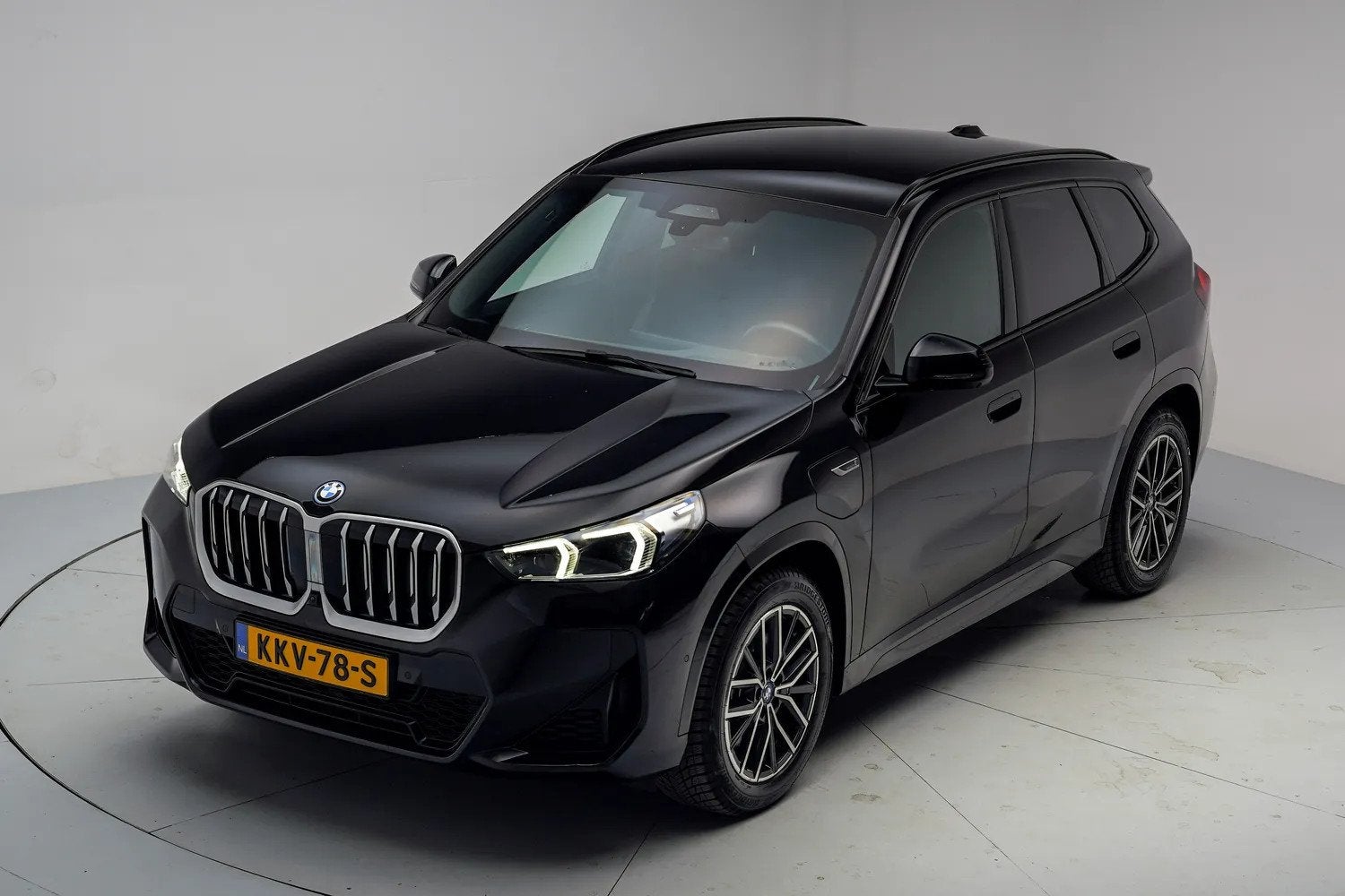 Foto 13 van BMW X1 xDrive25e M Sport Shadow [ SOH 92,5% ] [ LED HUD 360