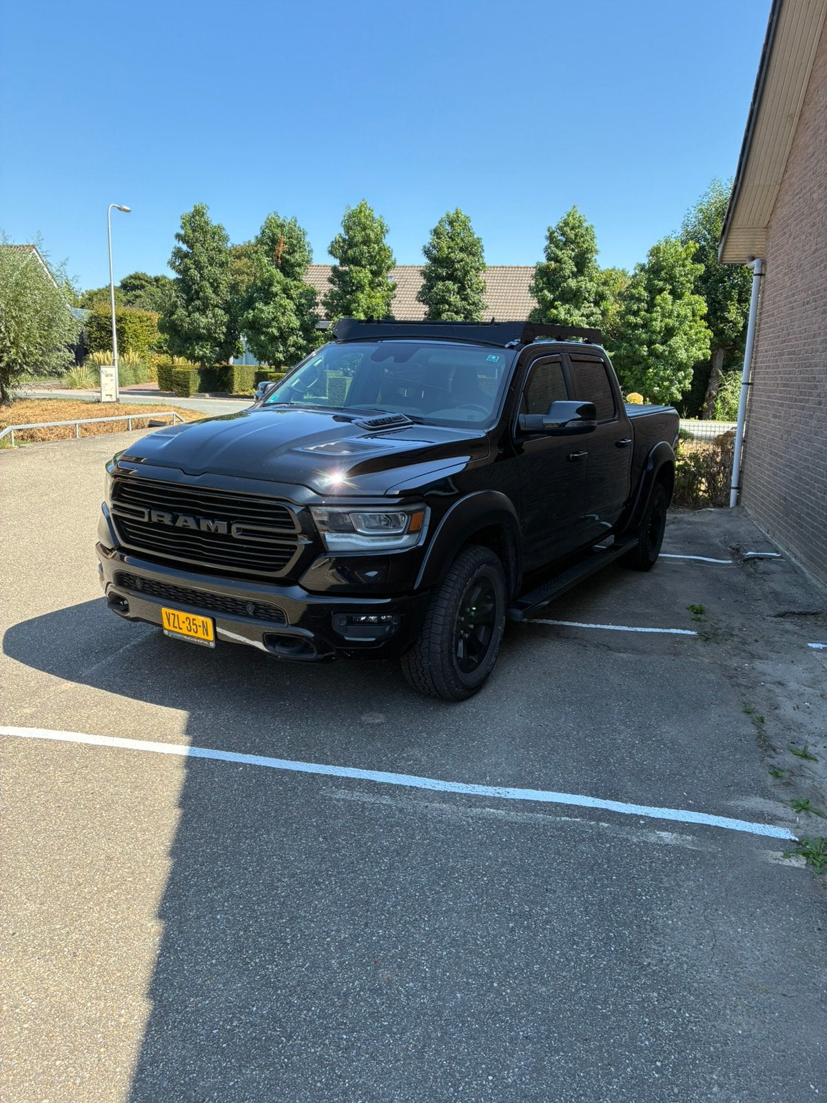 Dodge Ram laramie 2023 sport/night edition 78.000 km, Auto's, Dodge, Automaat, Adaptive Cruise Control, Zwart, Vierwielaandrijving